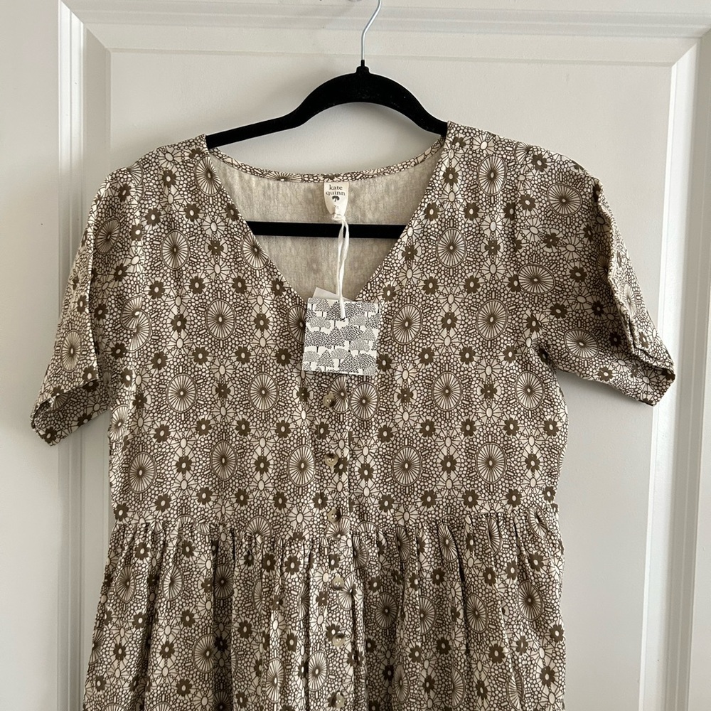 Kate Quinn Beige Floral Kids Dress - Picture 2 of 7
